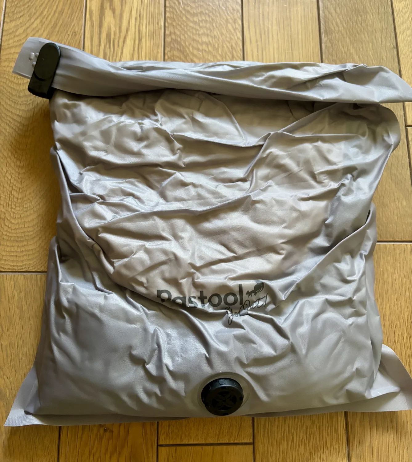 翌朝も圧縮したままのトラベル衣類圧縮袋